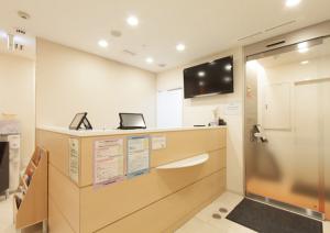 アース皮ふ科クリニックの看護師求人 募集 謝礼金 最高30万円 プレゼント ナースの転職支援はメディカル メサイアで 東京都 足立区